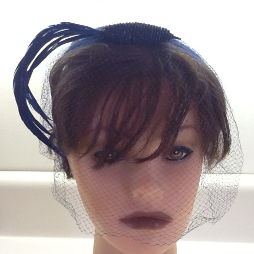 1950’s Elegant Navy Blue Fascinator with Netting. Authentic